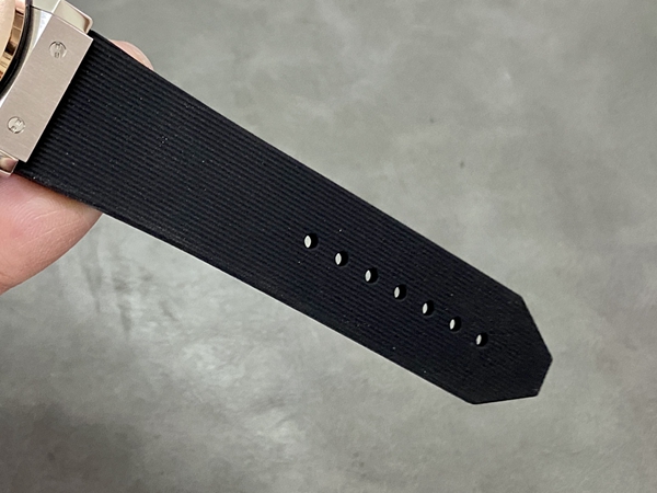 ウブロコピー時計着用イメージ